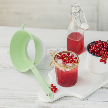 Сито фильтровальное с Воронкой, с ручкой пластм. д.90мм Зеленый М8315 (ЗПИ "Альтернатива") *1/25