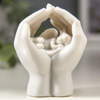 Сувенир полистоун "Ангелочек спящий в ладошках" 6,7х5,5х4,3 см 162003