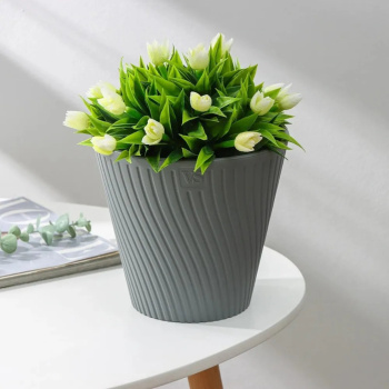 Кашпо пластм. "Луи" 1,2л d верха 140мм h129мм со вставкой Серый AML-1,2-03 ("VipSet") *1/30 Кашпо пластм. "Луи" 1,2л d верха 140мм h129мм со вставкой Серый AML-1,2-03 ("VipSet") *1/30