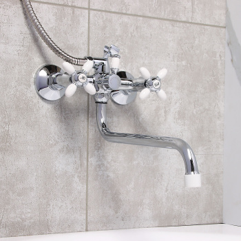 Смеситель для ванны Эверест В22-071А, длинный излив, двухвентильный