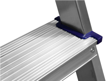 Стремянка алюминиевая 2-х сторонняя 4 ступени, выс.верхн. площ.0,86м 38825-04 "СИБИН" *1 Стремянка алюминиевая 2-х сторонняя 4 ступени, выс.верхн. площ.0,86м 38825-04 "СИБИН" *1